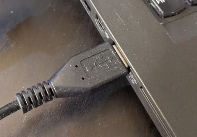 plug_standard_a_into_computer_39