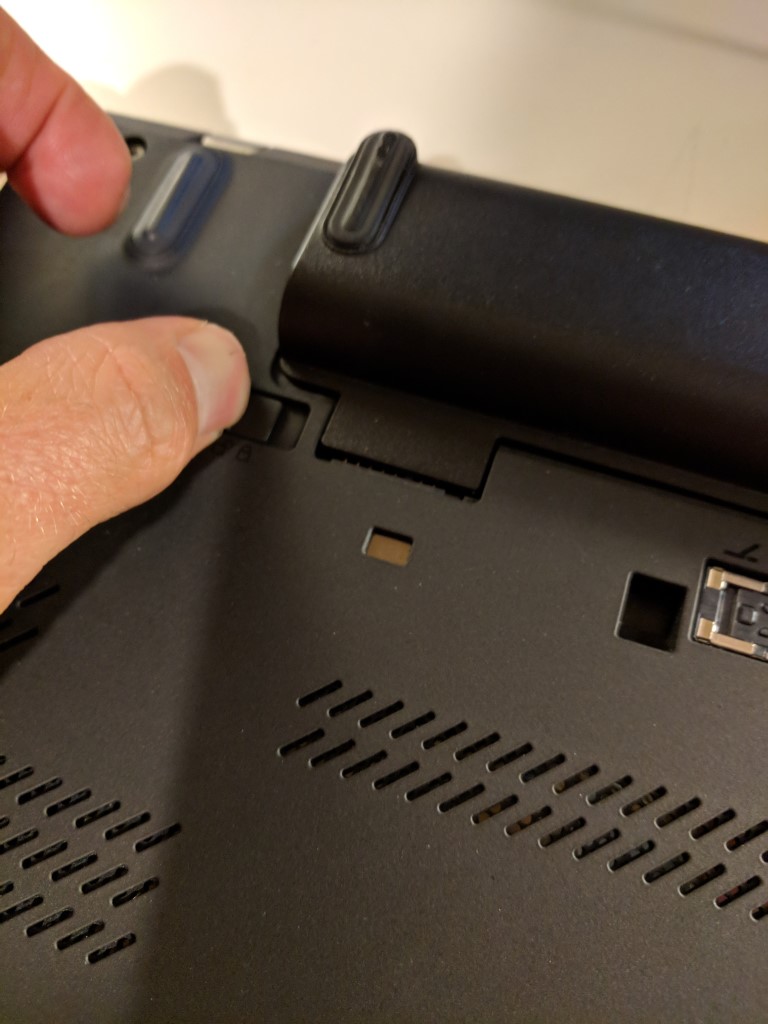 unlock_external_battery_latch_1_16