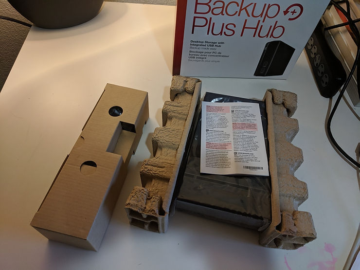 backup_plus_hub_in_packing_material_12