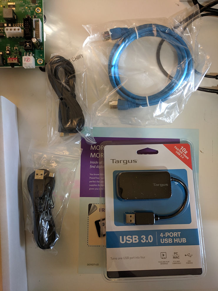 usb_hub_with_cables_10